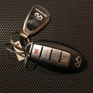 inifinity QX56 (2011) key fob